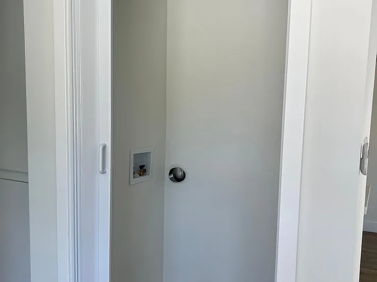 2309 Vanderbilt Ln #E — Photo 11