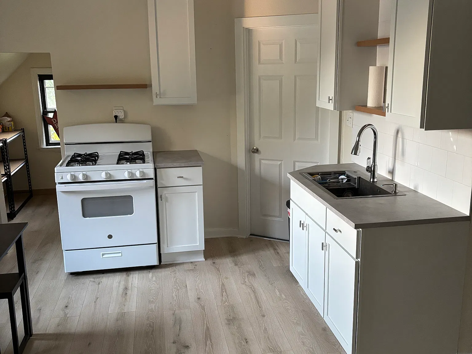 2 bed, 900 sqft, $1,100 — Photo 3