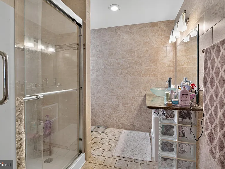 1202 Gerritt St — Photo 23