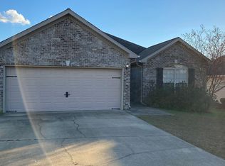 12313 Huntington Village Dr, Northport, AL 35475