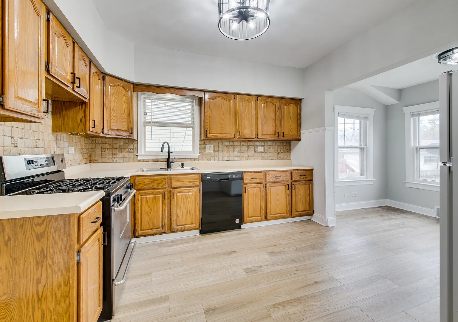 2 bed, $1,795 — Photo 2