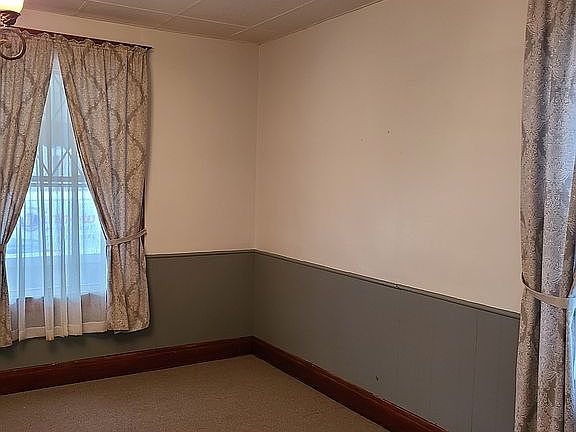 2nd image of 187 N Frankfort St