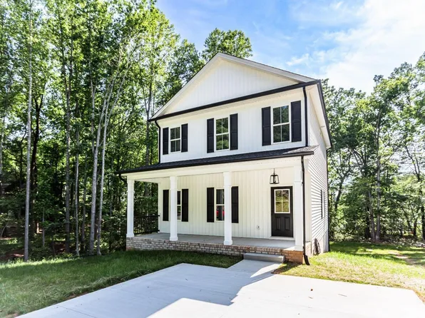312 Walton Dr, Appomattox, VA 24522