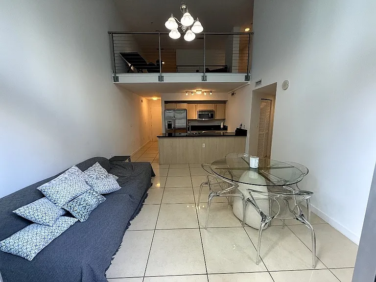 1111 SW 1st Ave #Townhouse 717 — Photo 2
