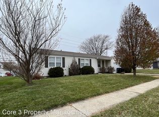 1027 McGregor St, Bloomington, IL