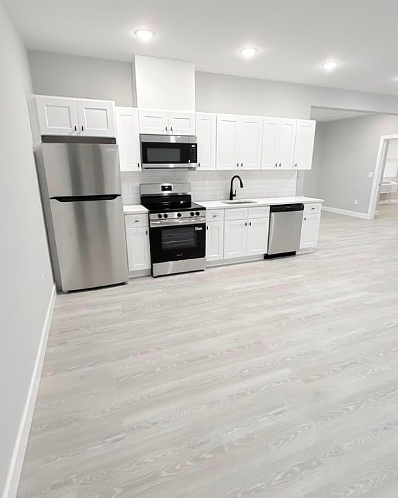 1st image of 168-170 Fair St #4