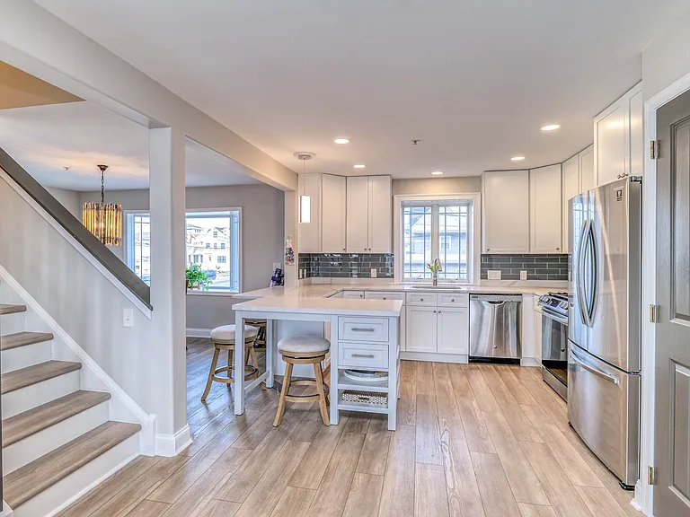 9100 Atlantic Ave #1 — Photo 5