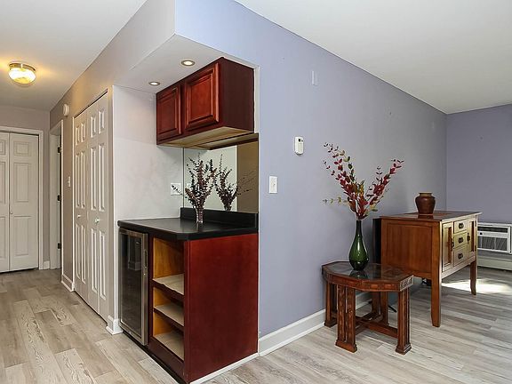 5th image of 1188 Royal Glen Dr APT 114