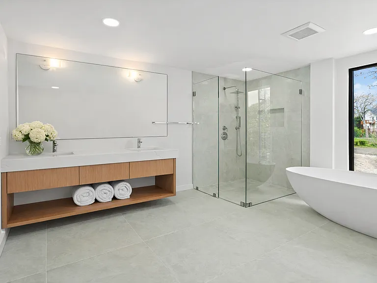10 Bayview Dr — Photo 11