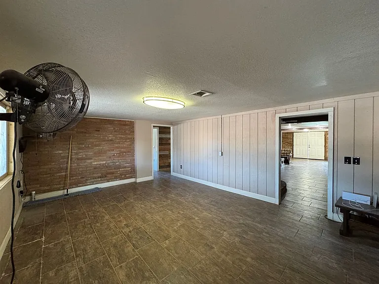 8893 S Calle Del Media — Photo 15