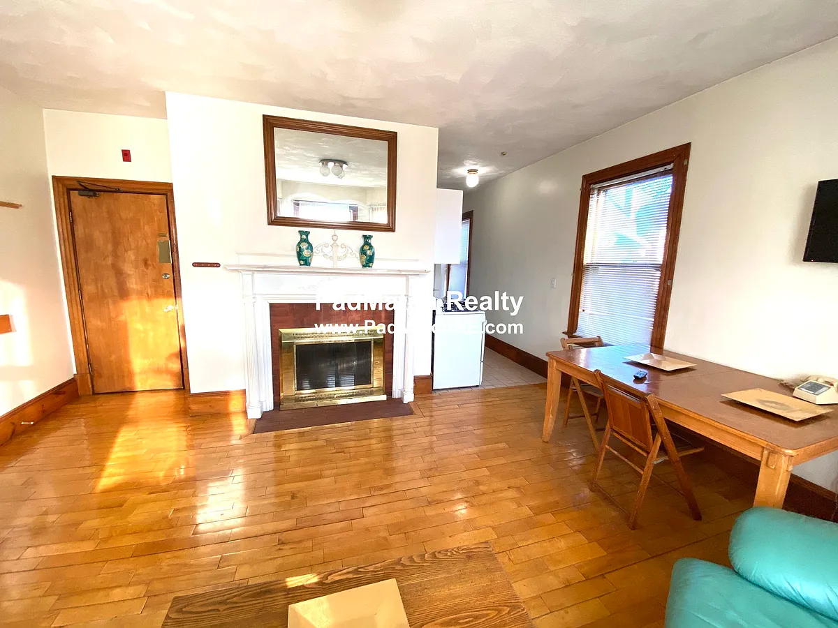 Building Photo - 38 Linden St #12