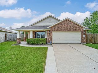 8002 Sugar Cane Dr, Baytown, TX 77523