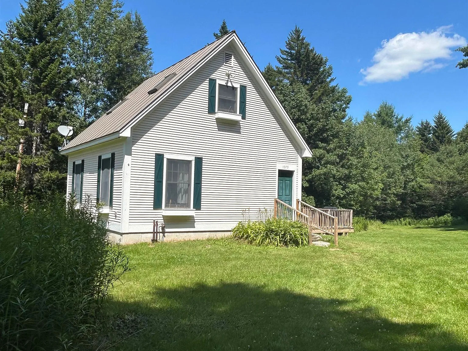 3 bed, 2.0 bath, 2000 sqft, $4,500 — Photo 2