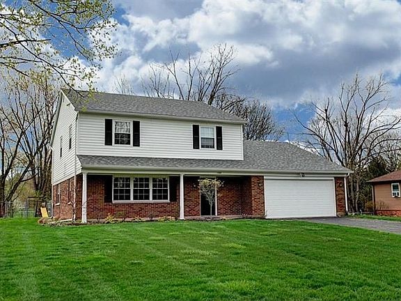 2nd image of 1566 Lindenhurst Dr