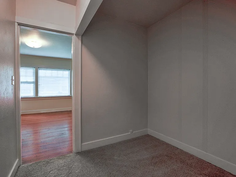 2310 NE Weidler St — Photo 11
