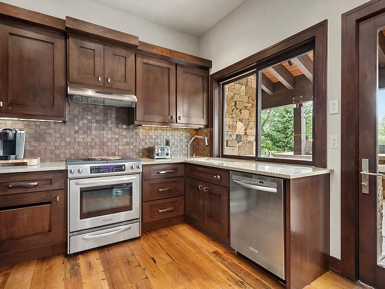Chef's kitchen for outdoor dining