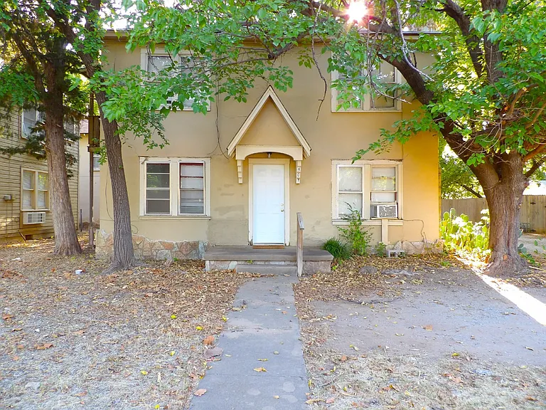 407 N 6th St — Photo 1