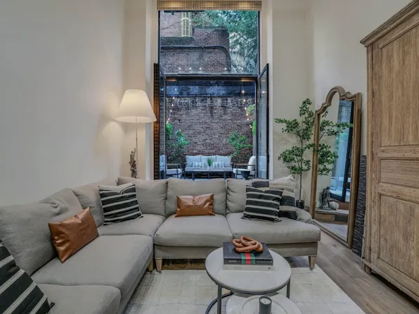 155 West 15th Street image 2 of 22