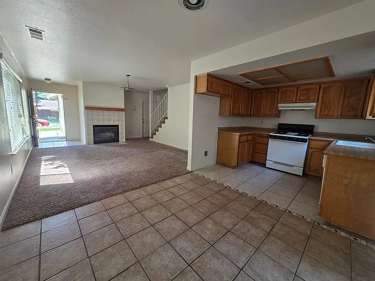 2808 W Mission Ct — Photo 2