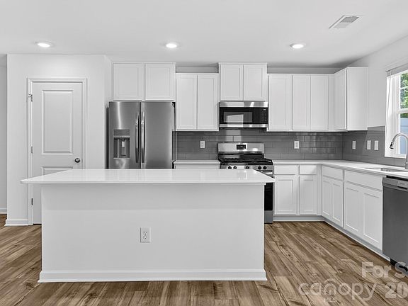 5th image of 490 Sand Dunes Dr #71