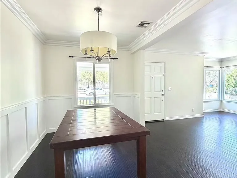 274 S Craig Ave — Photo 8