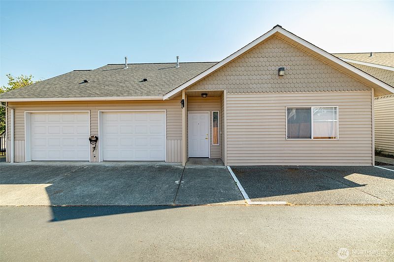 2nd image of 323 N LaVenture Road #D