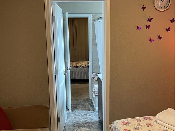 5th image of 4112 Hoyt Avenue