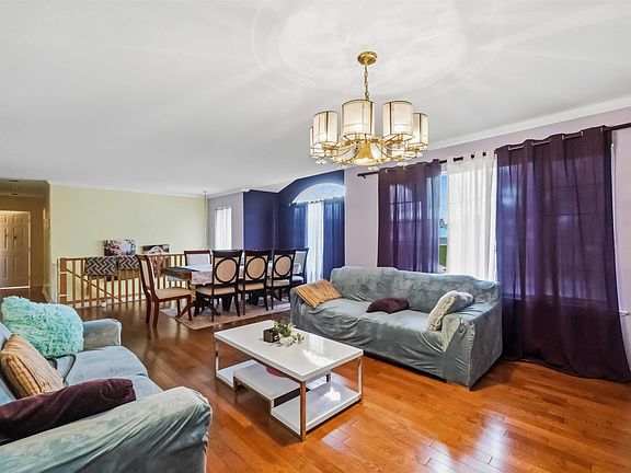 4th image of 11936 236th St