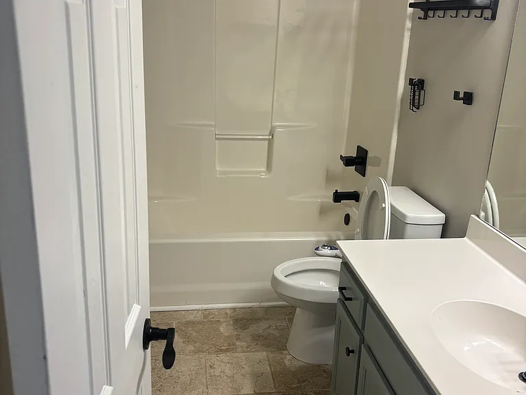 2844 Scoville Ln — Photo 7
