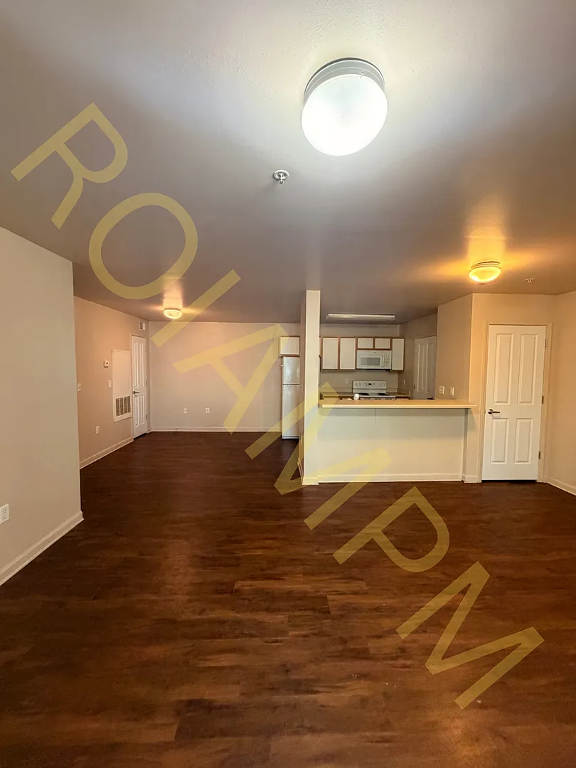 Riverview Apartments — Photo 1