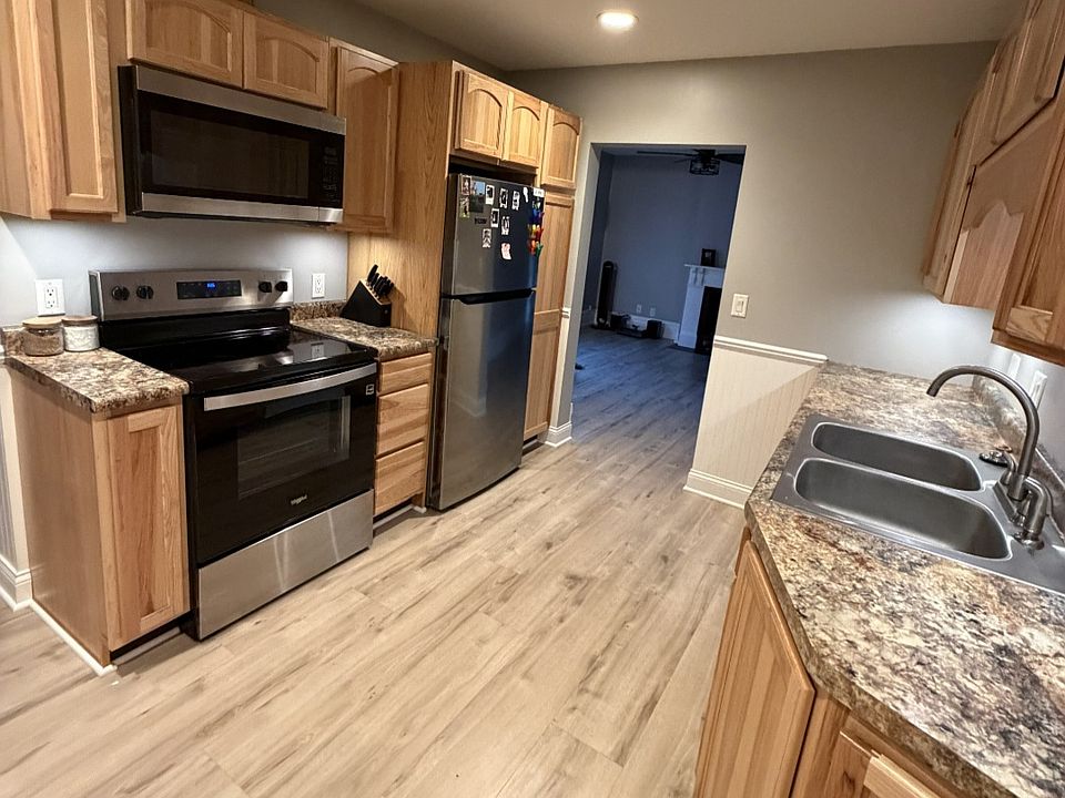 1st image of 221 Lima Ave #1