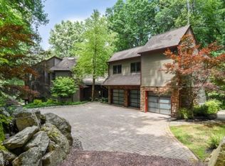 33 Hollow Brook Rd, Califon, NJ 07830