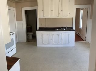 3 Negus St #3R, Webster, MA 01570