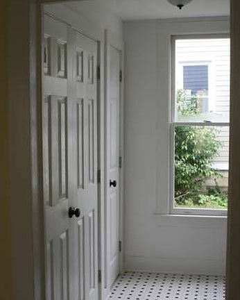 Laundry room, pantry
