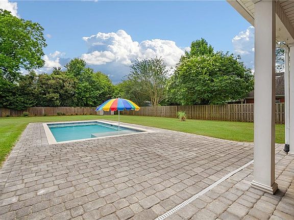 4th image of 9270 Parliament Cir