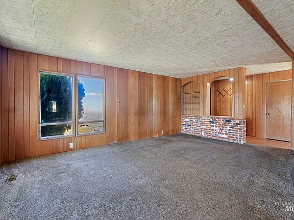 4th image of 415 1st Ave E