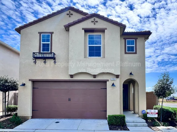 3704 Savant Ln, Clovis, CA 93619