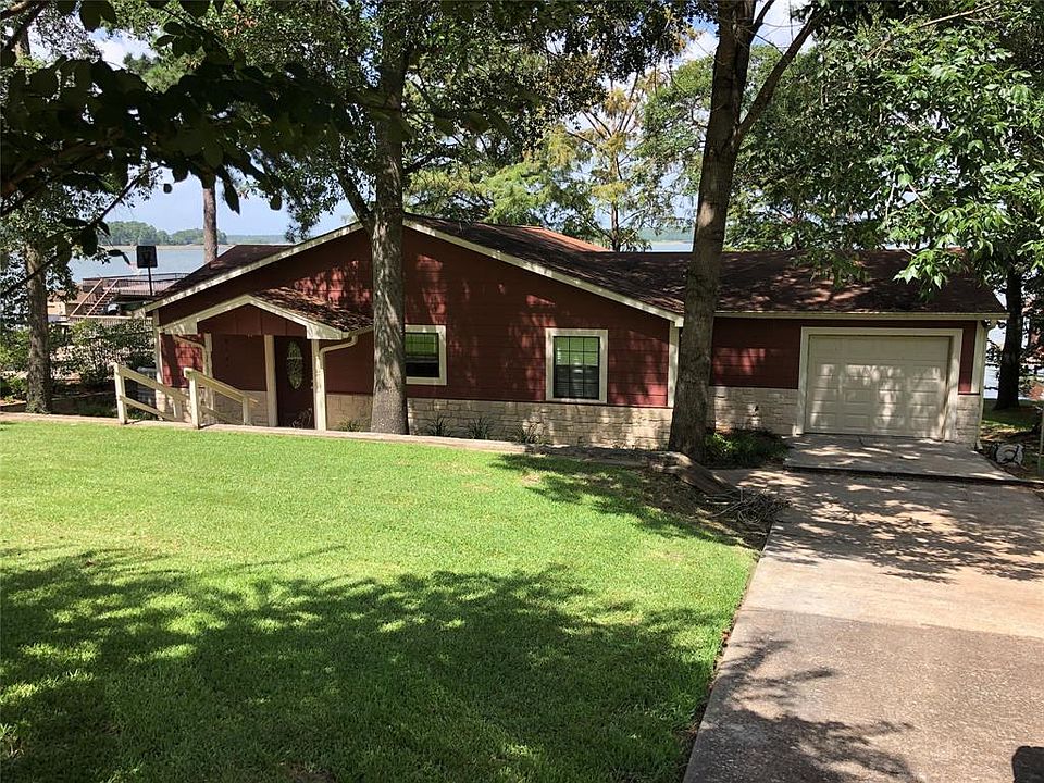 1st image of 520 Lakefront Dr