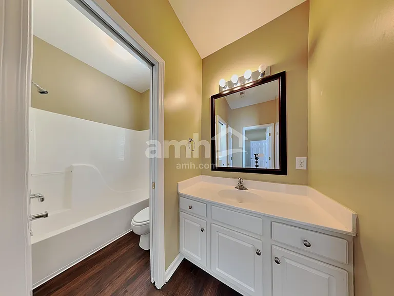 808 Bindon Ln — Photo 18