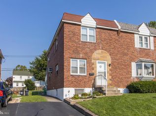 39 W Garrison Rd, Brookhaven, PA 19015