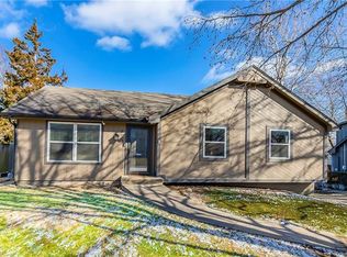 311 SW Ensley Ln, Lees Summit, MO 64081
