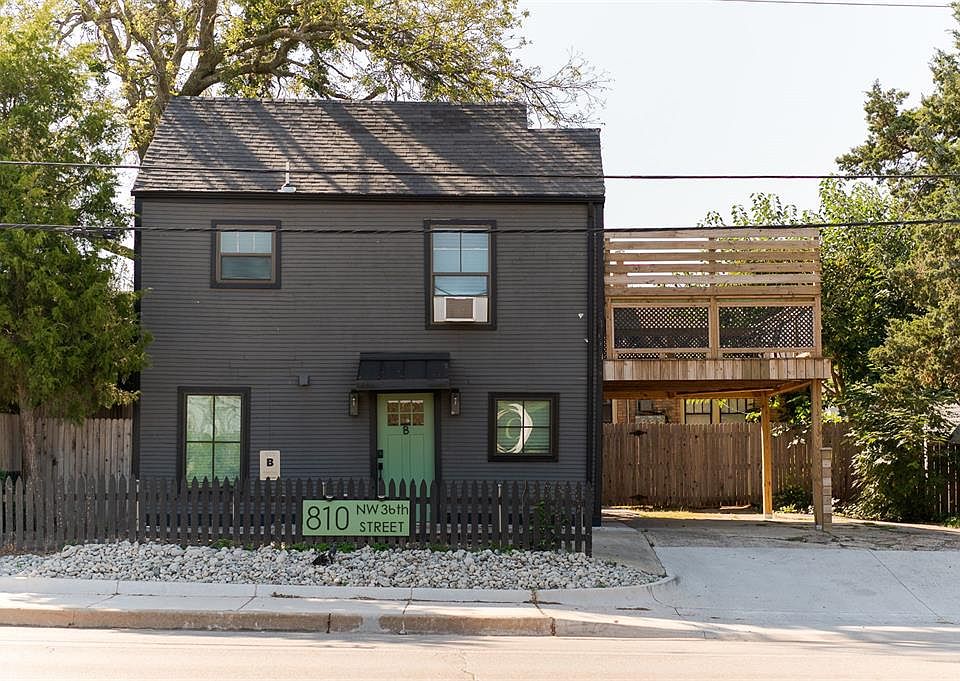 1st image of 810 NW 36th St