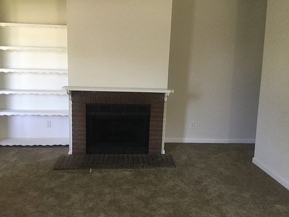 5th image of 5209 Napoleon Dr APT B