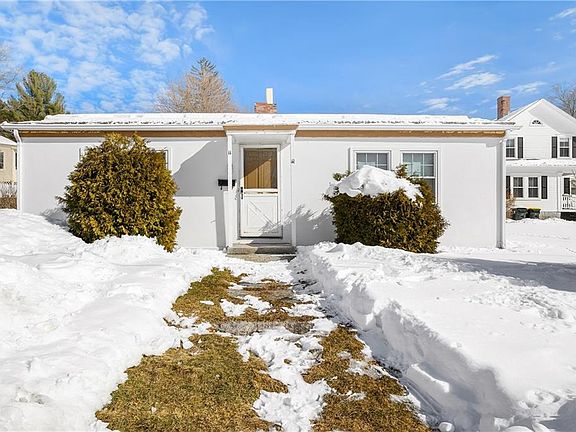 2nd image of 11 Stewart Ct