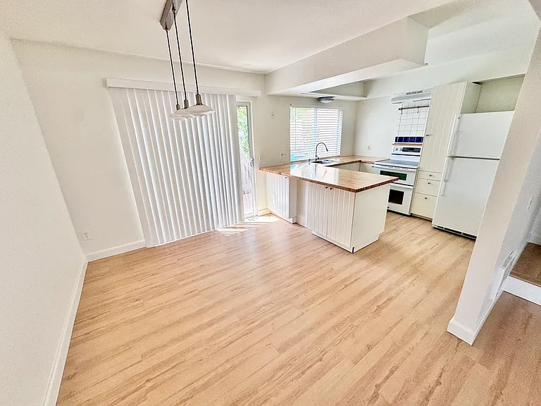 7958 Mission Center Ct #L — Photo 3