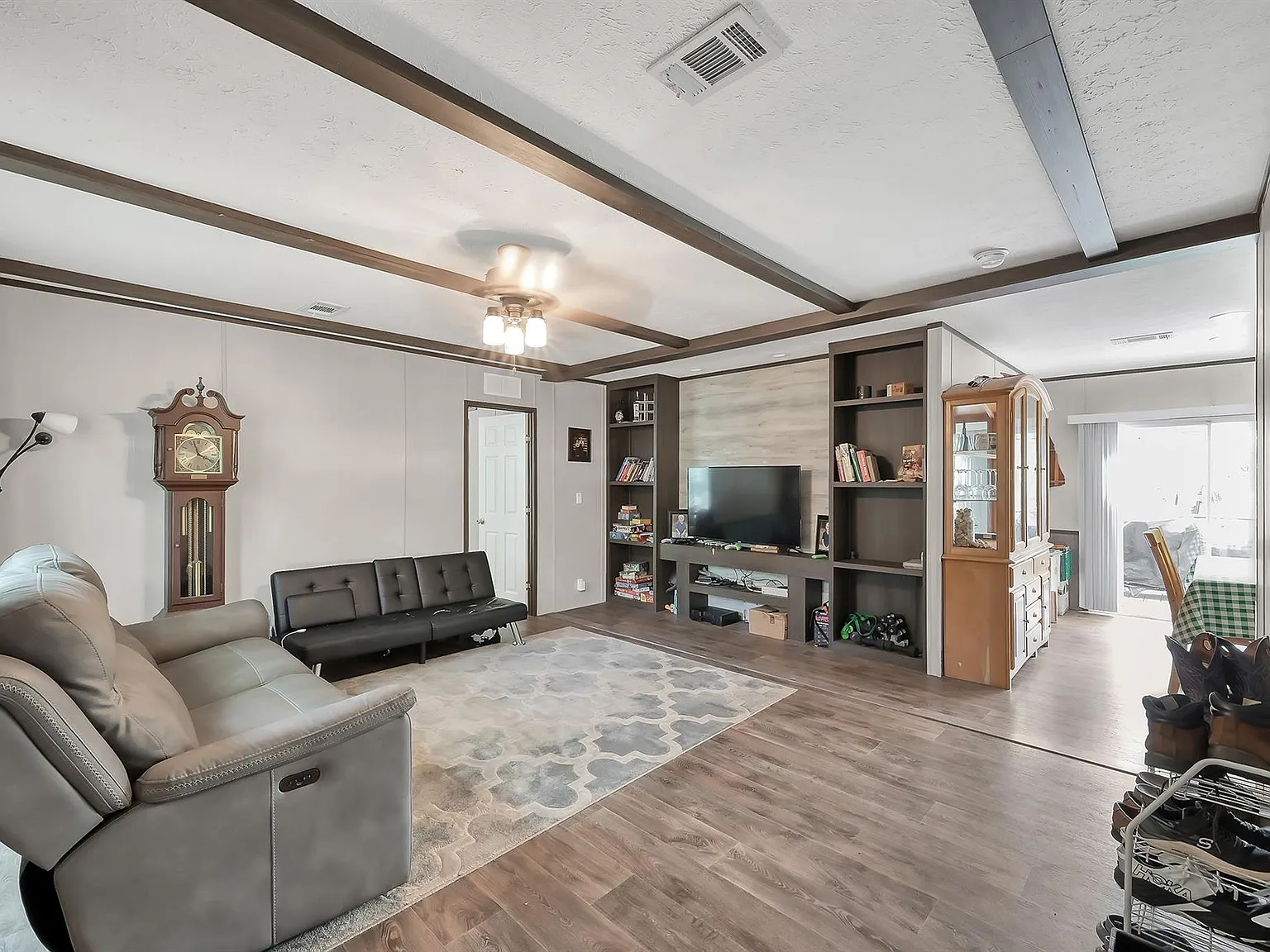 3 bed, 2.0 bath, 1456 sqft, $1,750 — Photo 4