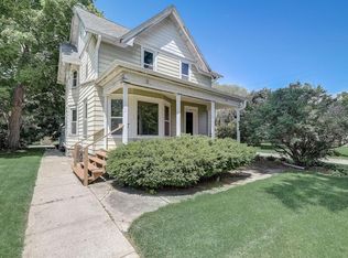 345 N Pleasant Ave, Jefferson, WI 53549