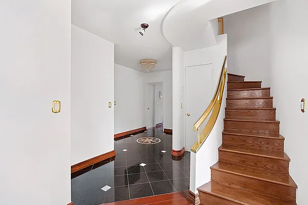 Rented by Corcoran | media 15