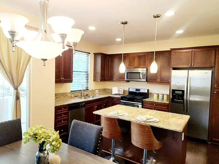 1823 Peach Ct #7 — Photo 7