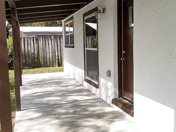2nd image of 10114 Ventura Ave